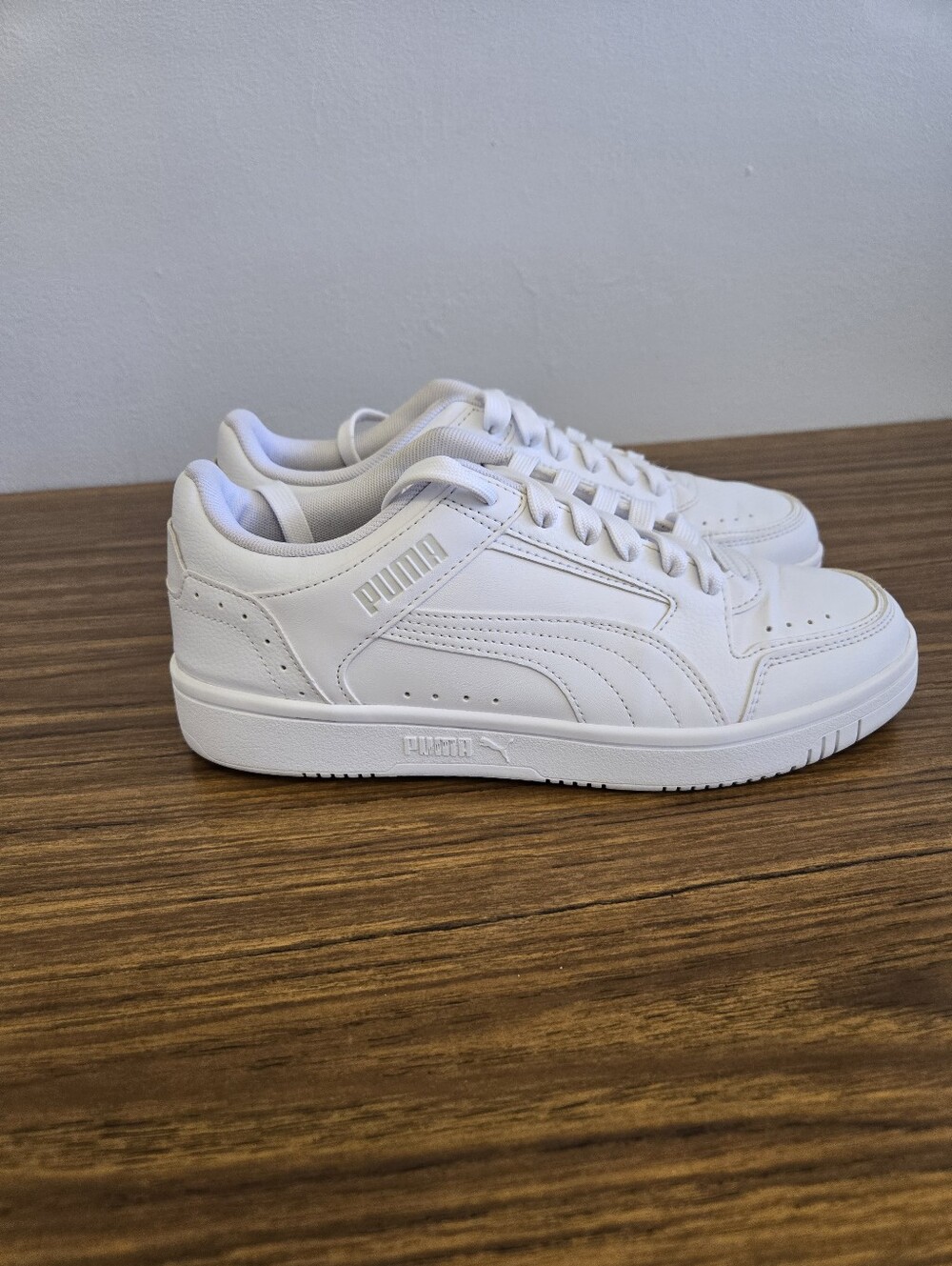 Puma Rebound Joy Womens 7.5 All-White Low Casual Sneakers 380747-02 Light Wear